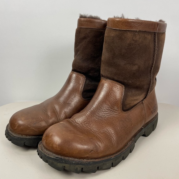 UGG‎ Australia Beacon Sheepskin Lined Men's Chestnut Brown Leather Boots